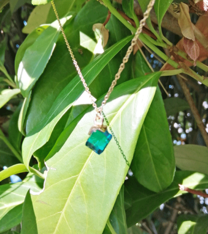 Pendant with aquamarine crystal cube