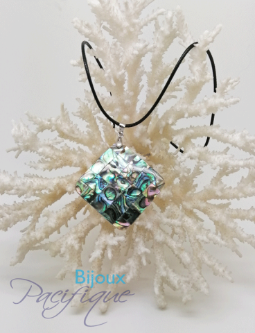 Diamond-shaped abalone mother-of-pearl pendant