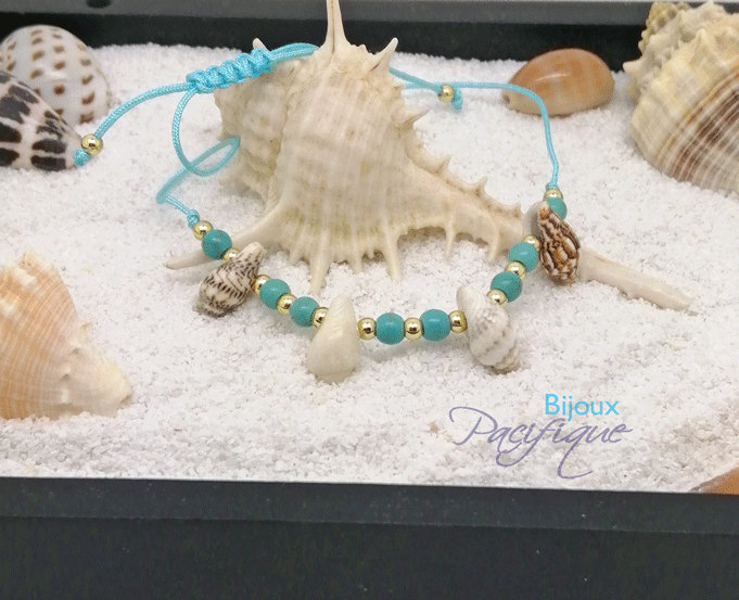 Bracelet corde avec 4 coquillages et perles