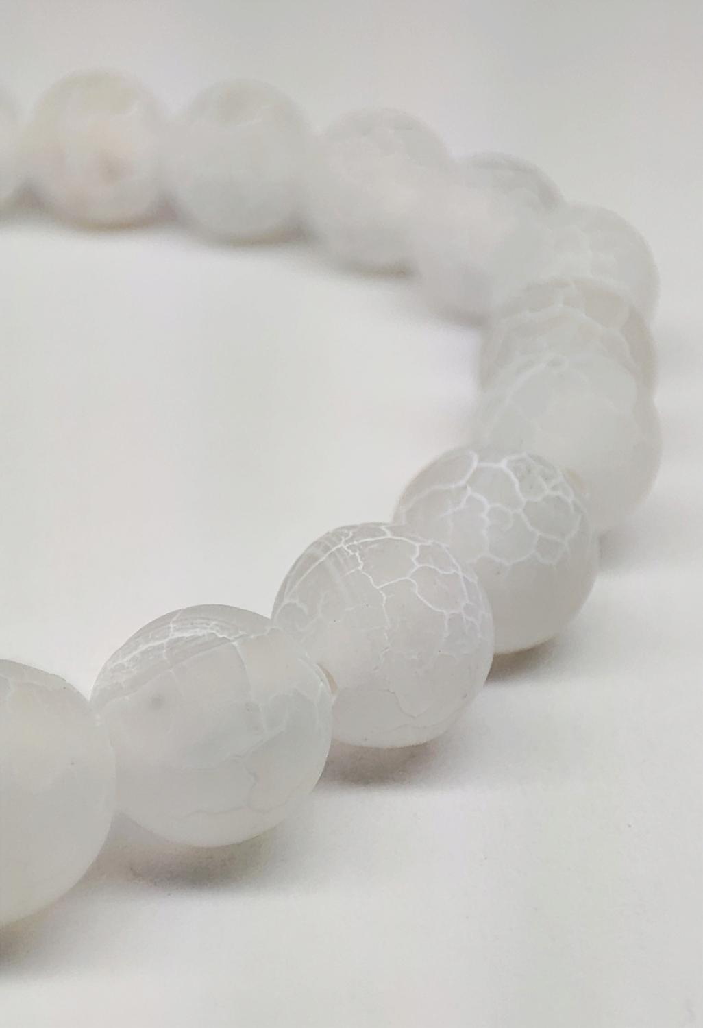 Bracelet en pierres agate patinée blanche