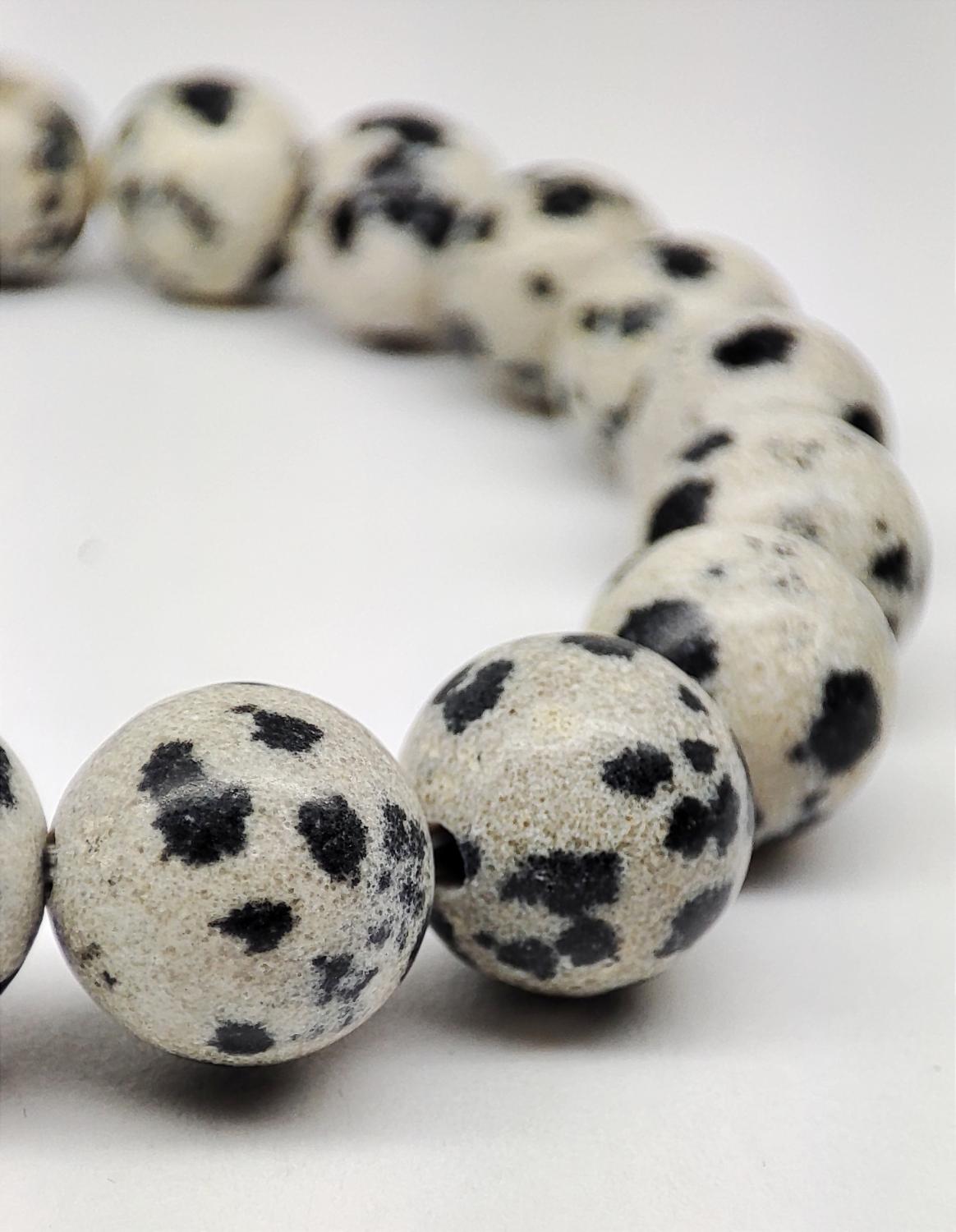 Bracelet en pierres jaspe dalmatien
