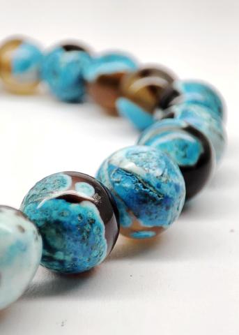 Bracelet en pierres agate de feu bleue rayée